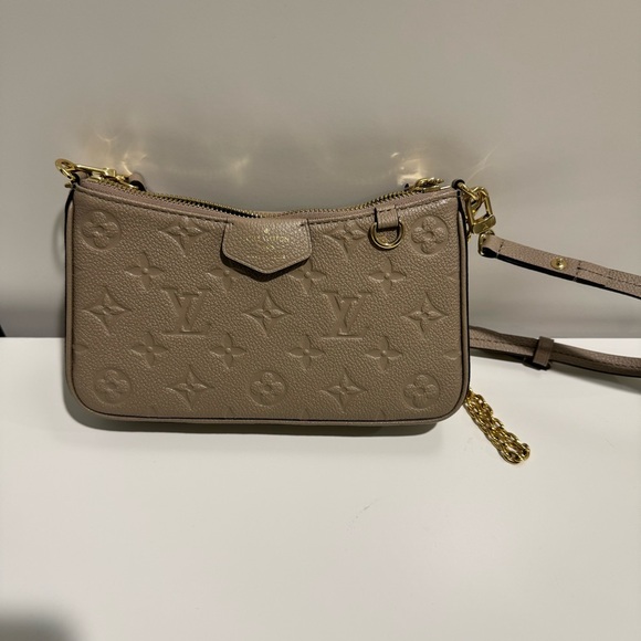 Louis Vuitton Easy on Pouch Bag Turtledove Grey - Picture 10 of 16